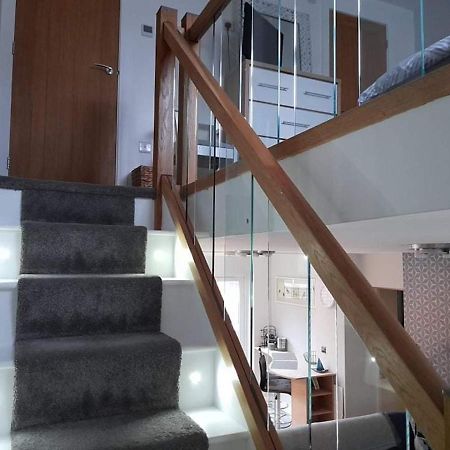 Outstanding Modern 1-Bed House In Chippenham Chippenham (Wiltshire) Esterno foto