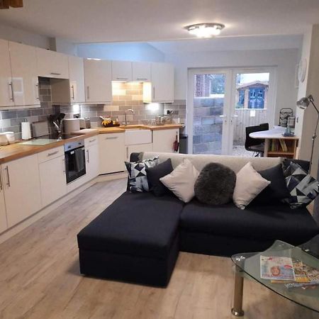 Outstanding Modern 1-Bed House In Chippenham Chippenham (Wiltshire) Esterno foto