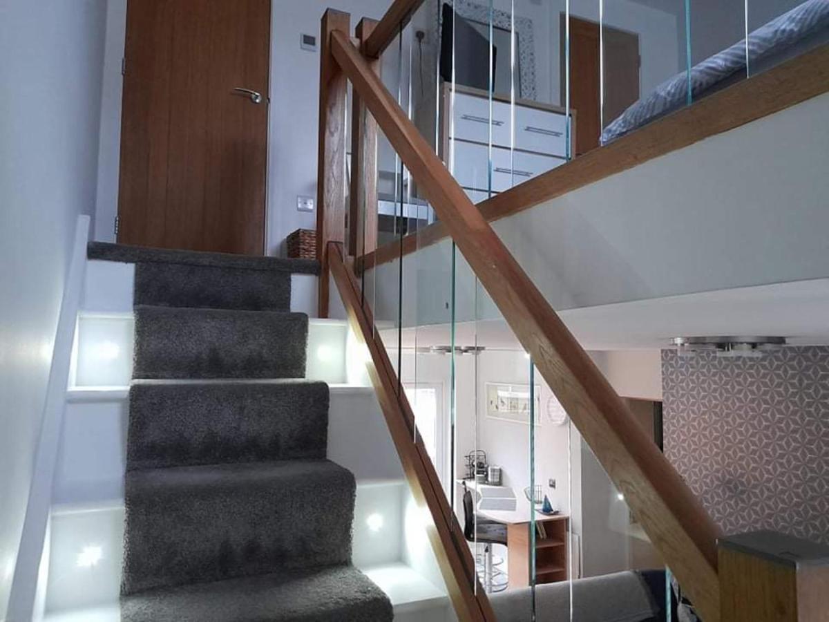 Outstanding Modern 1-Bed House In Chippenham Chippenham (Wiltshire) Esterno foto