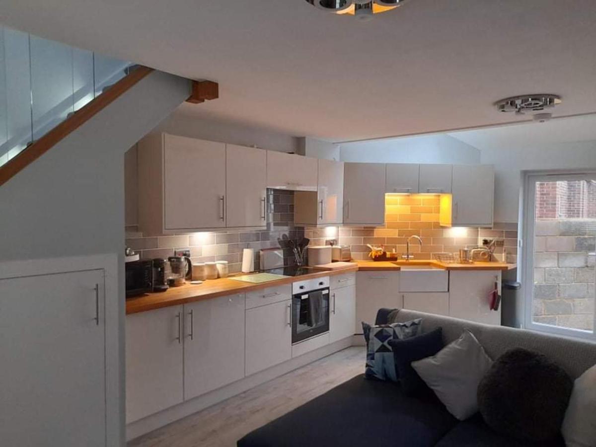 Outstanding Modern 1-Bed House In Chippenham Chippenham (Wiltshire) Esterno foto
