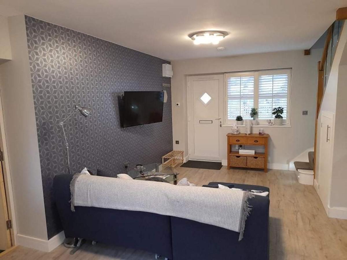 Outstanding Modern 1-Bed House In Chippenham Chippenham (Wiltshire) Esterno foto
