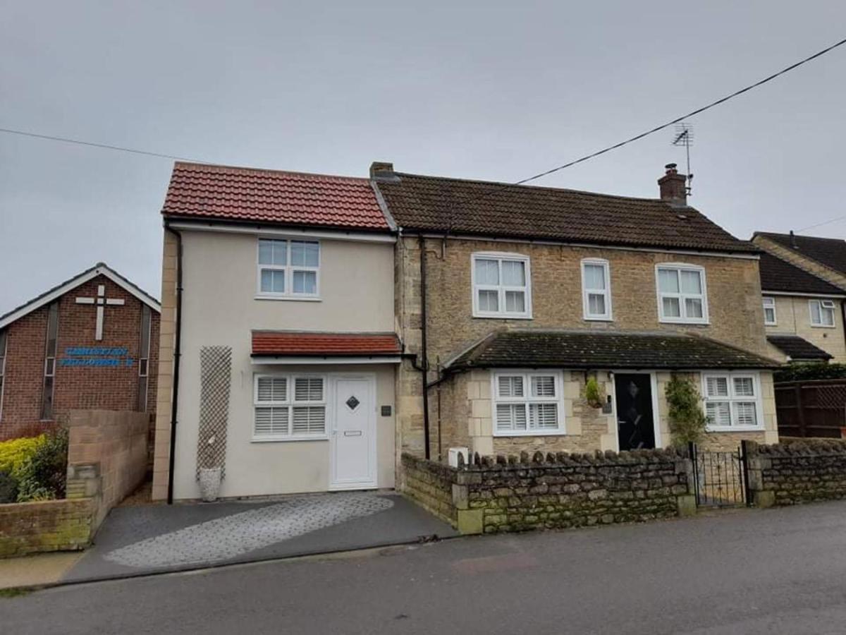 Outstanding Modern 1-Bed House In Chippenham Chippenham (Wiltshire) Esterno foto