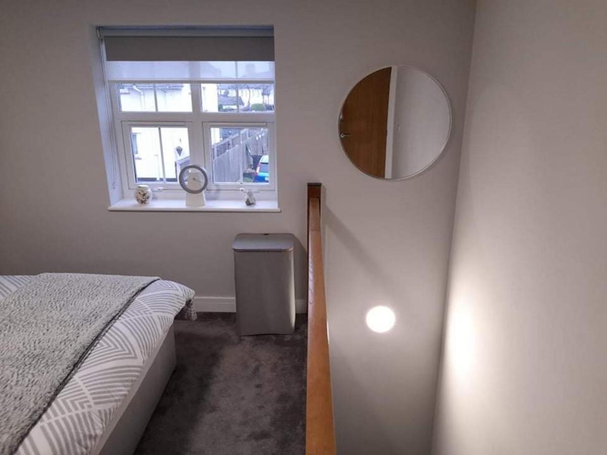 Outstanding Modern 1-Bed House In Chippenham Chippenham (Wiltshire) Esterno foto